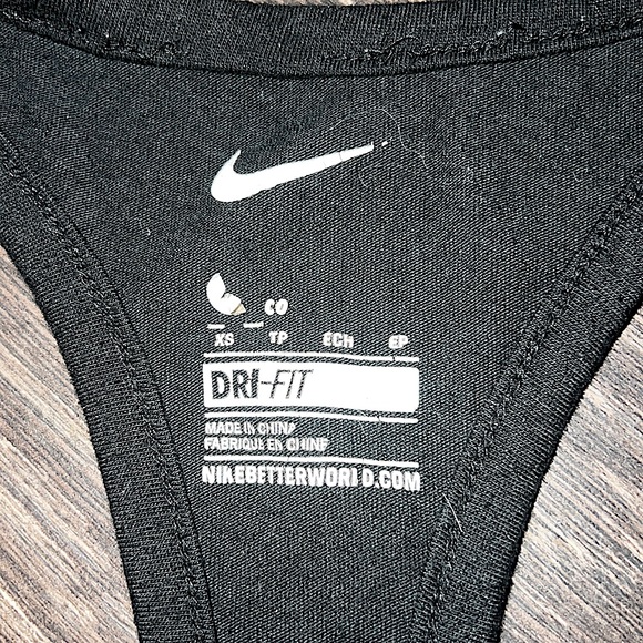 run fearless nike tank - Picture 2 of 2